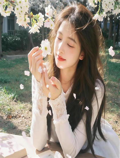 《Fleur》与原作对比分析：改编成功之处探讨